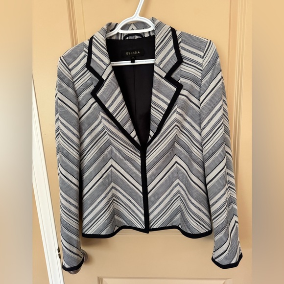 “SOLD” Escada Silk Lined Navy Blazer Single Breasted Multistripe Contrast Trim - Picture 14 of 16